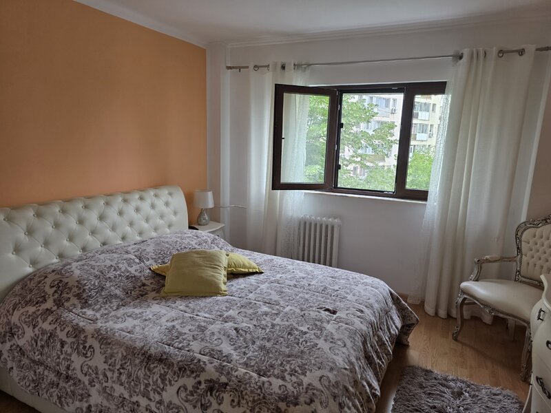 Baba Novac, chiar pe Traian Popovici, 5 minute metrou Dristor, bloc 1982,