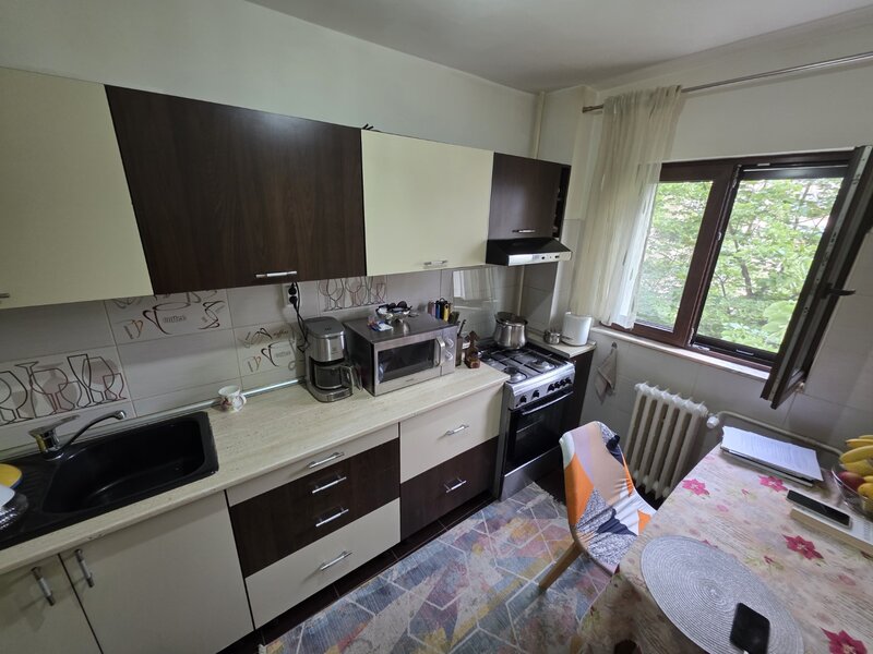 Baba Novac, chiar pe Traian Popovici, 5 minute metrou Dristor, bloc 1982,